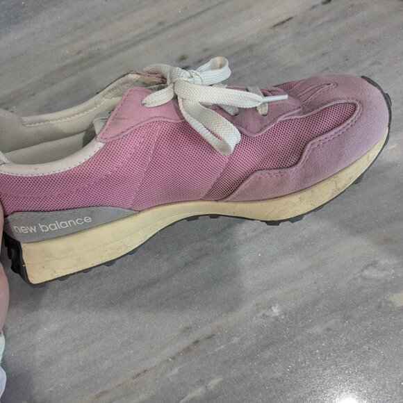 new balance sneakers size 5.5 - Picture 2 of 4